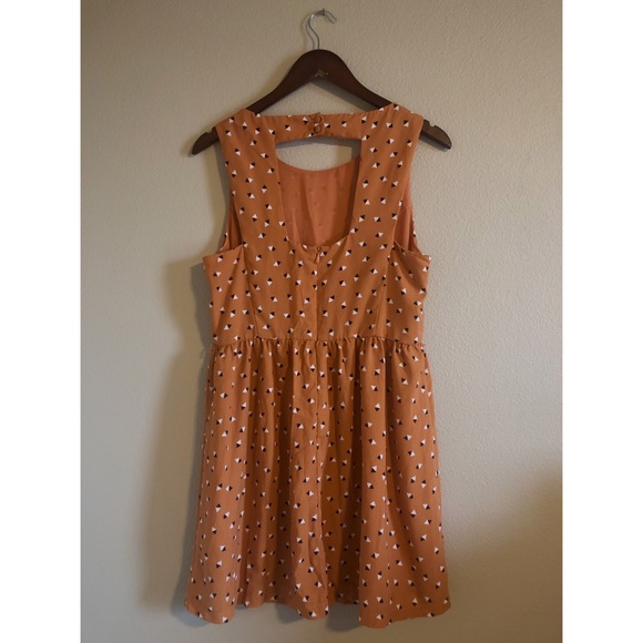 Geometric Marigold Mini - Picture 2 of 2